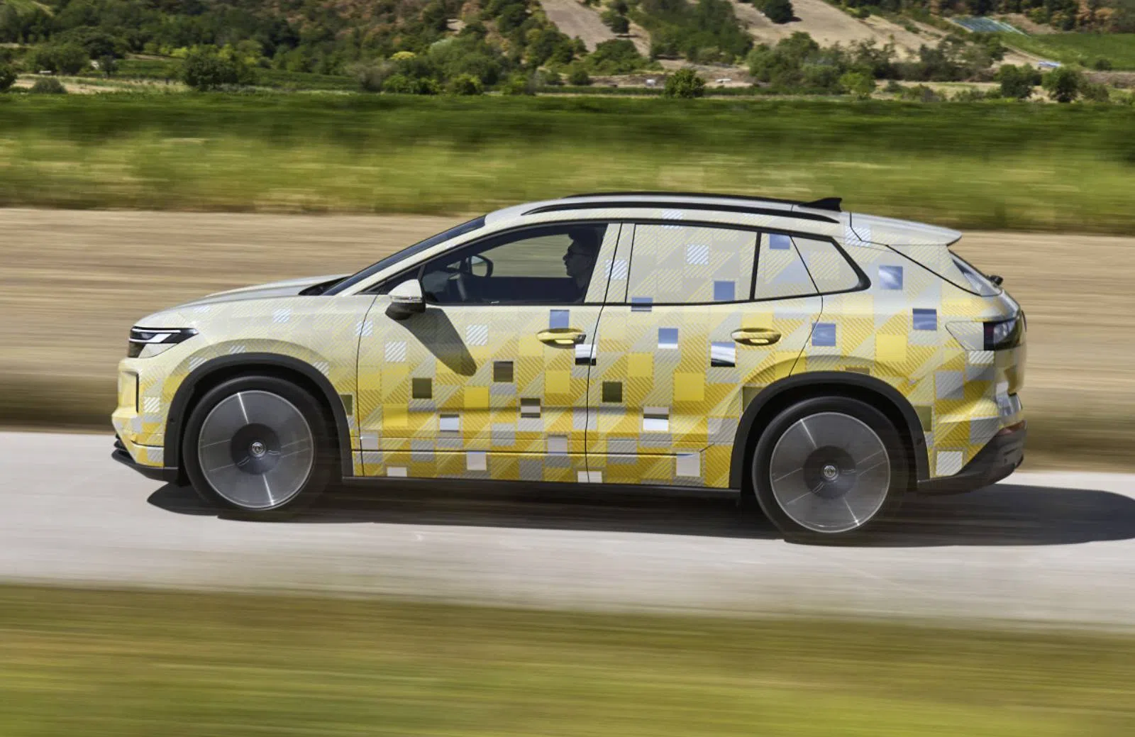 Volkswagen ID. Tiguan camouflage